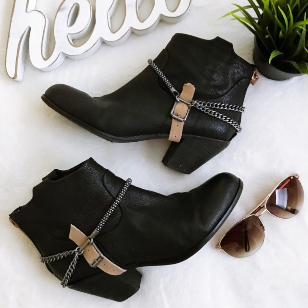 Boot harnesses Black belt silver tone hardware see pix cool accents!